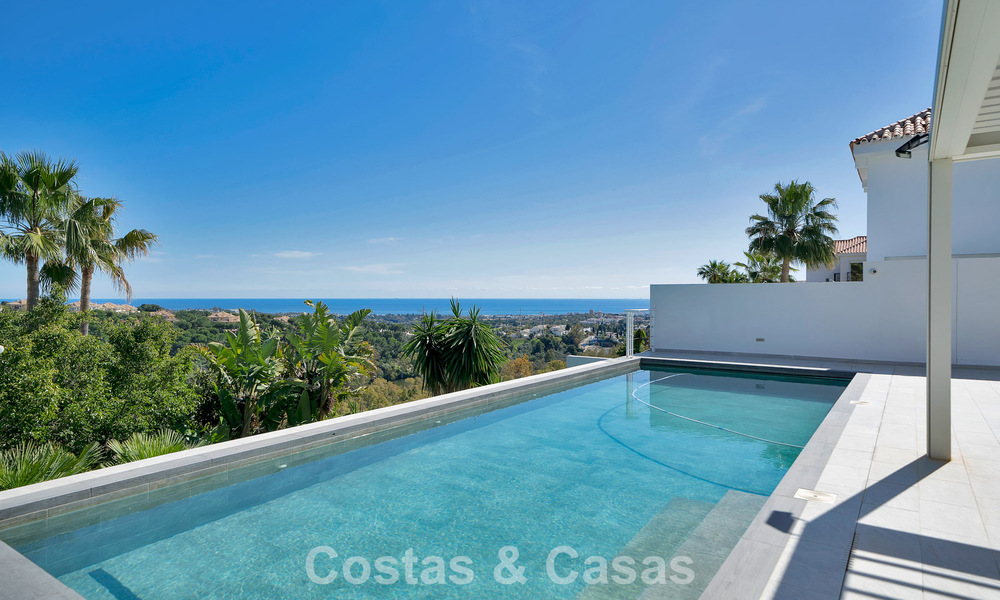 Modern renovated Andalusian villa with sea and mountain views for sale in Nueva Andalucía, Marbella 796136