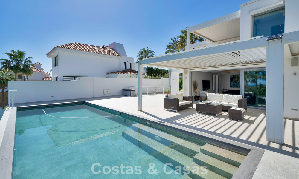 Modern renovated Andalusian villa with sea and mountain views for sale in Nueva Andalucía, Marbella 796138