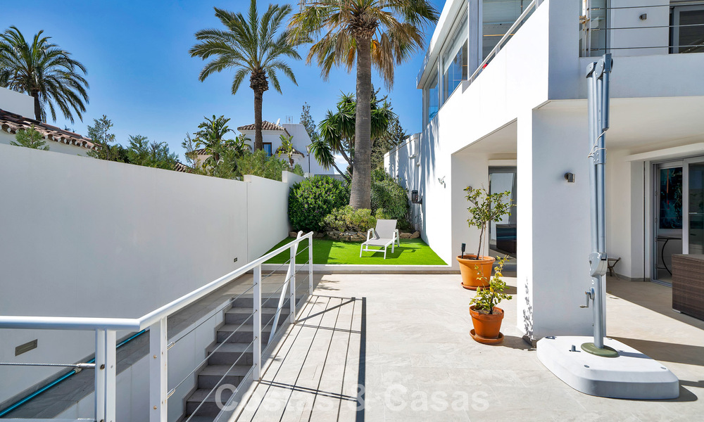 Modern renovated Andalusian villa with sea and mountain views for sale in Nueva Andalucía, Marbella 796141
