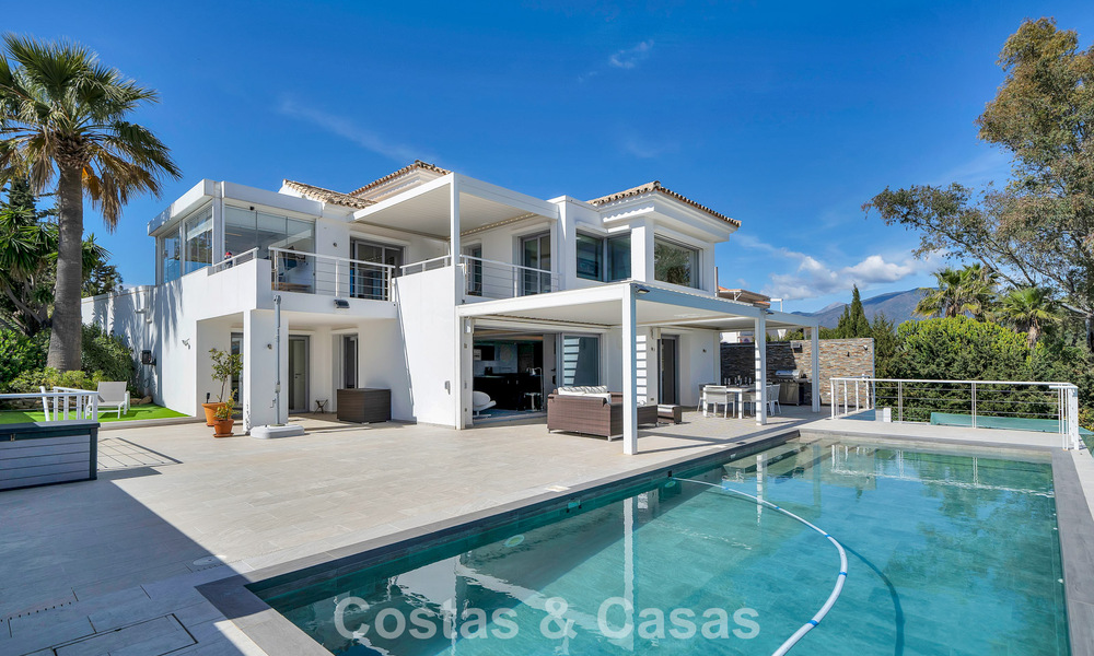 Modern renovated Andalusian villa with sea and mountain views for sale in Nueva Andalucía, Marbella 796142