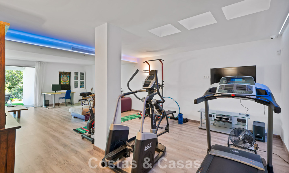 Modern renovated Andalusian villa with sea and mountain views for sale in Nueva Andalucía, Marbella 796148