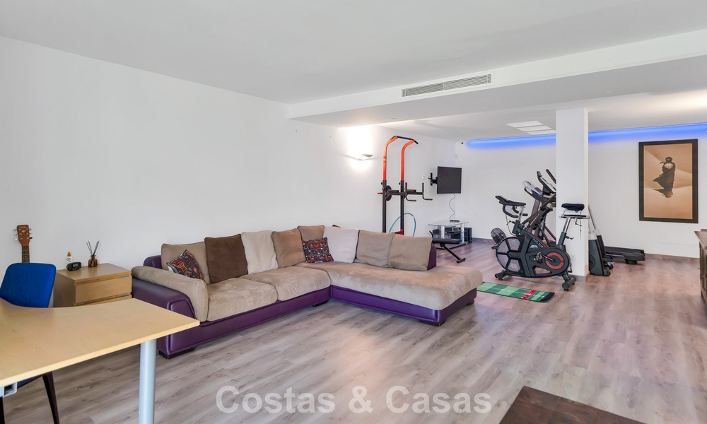 Modern renovated Andalusian villa with sea and mountain views for sale in Nueva Andalucía, Marbella 796150