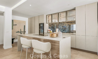 Modern renovated apartment with spacious terrace for sale with panoramic views in Nueva Andalucía, Marbella 796050 