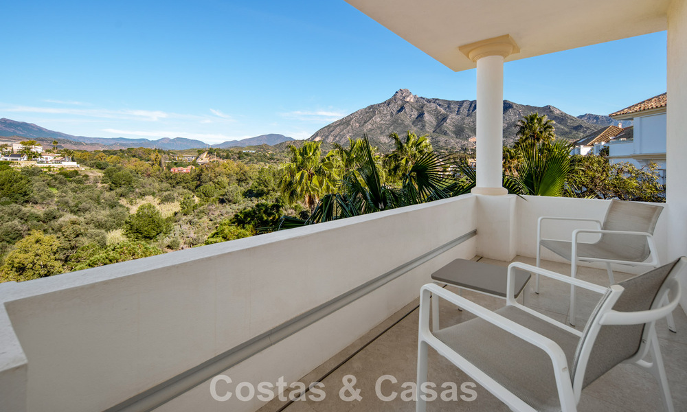 Exclusive duplex penthouse with a modern and light interior for sale in a gated complex on the Golden Mile, Marbella 796408