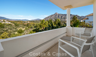 Exclusive duplex penthouse with a modern and light interior for sale in a gated complex on the Golden Mile, Marbella 796408 