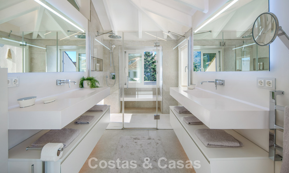 Exclusive duplex penthouse with a modern and light interior for sale in a gated complex on the Golden Mile, Marbella 796413