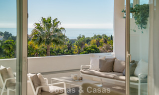 Exclusive duplex penthouse with a modern and light interior for sale in a gated complex on the Golden Mile, Marbella 796418 