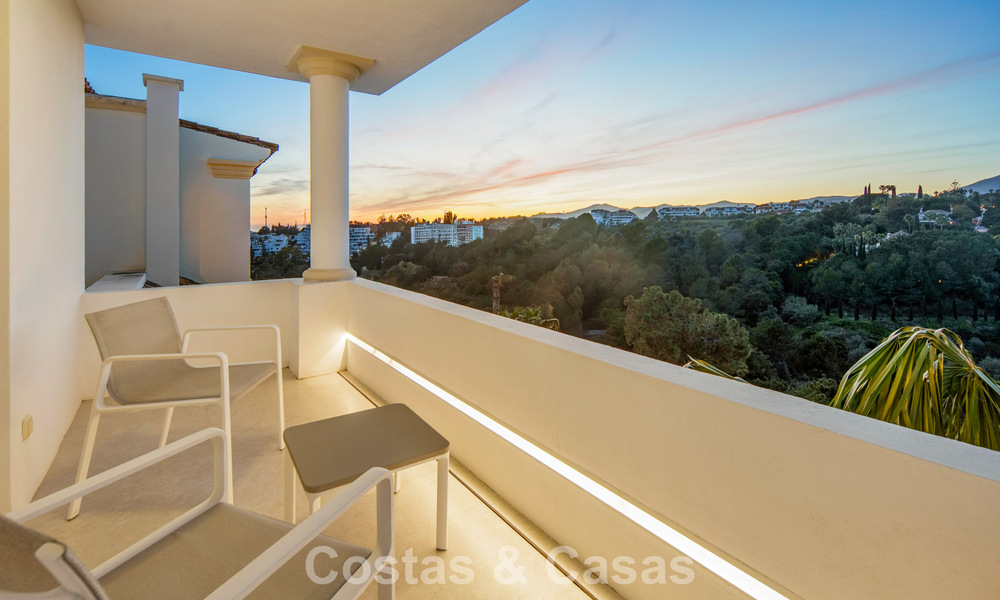 Exclusive duplex penthouse with a modern and light interior for sale in a gated complex on the Golden Mile, Marbella 796429