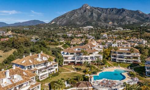 Exclusive duplex penthouse with a modern and light interior for sale in a gated complex on the Golden Mile, Marbella 796432