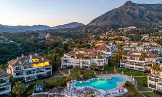 Exclusive duplex penthouse with a modern and light interior for sale in a gated complex on the Golden Mile, Marbella 796436 