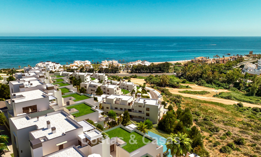 Contemporary luxury apartments with sea views for sale in a new development between Marbella and Sotogrande, Costa del Sol 796324