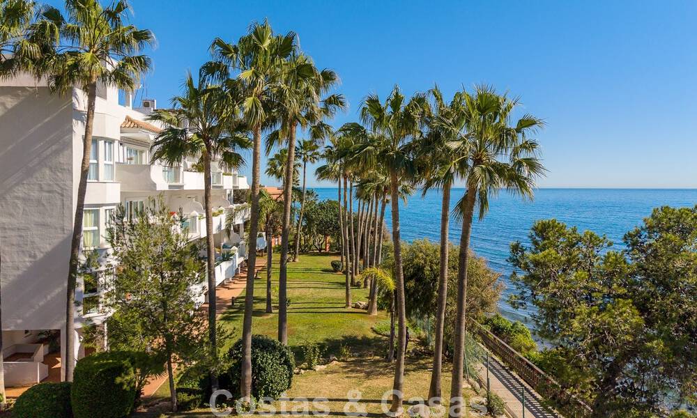 Exclusive frontline beach apartment with panoramic sea views for sale in Estepona town centre 795960