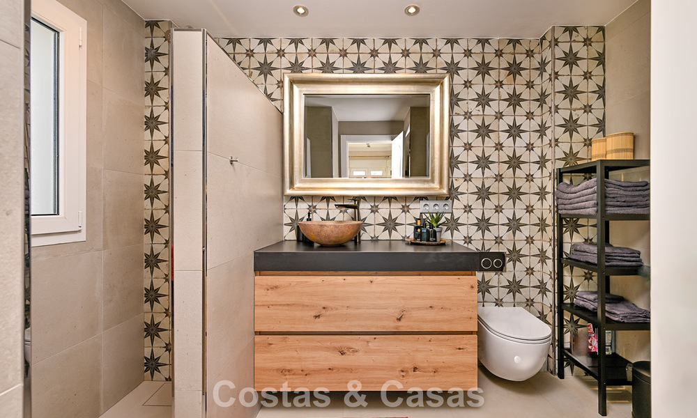 Exclusive frontline beach apartment with panoramic sea views for sale in Estepona town centre 795972