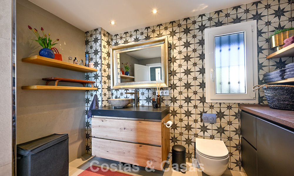 Exclusive frontline beach apartment with panoramic sea views for sale in Estepona town centre 795975