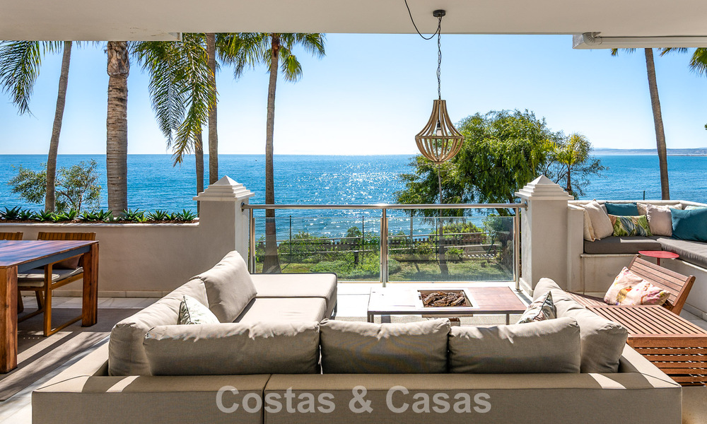 Exclusive frontline beach apartment with panoramic sea views for sale in Estepona town centre 795977