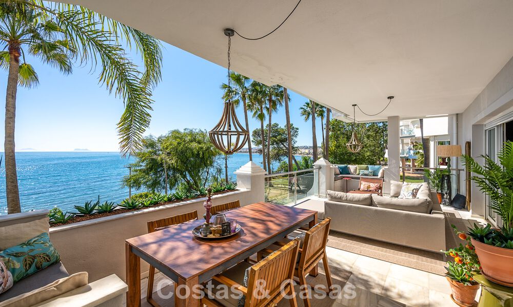 Exclusive frontline beach apartment with panoramic sea views for sale in Estepona town centre 795983