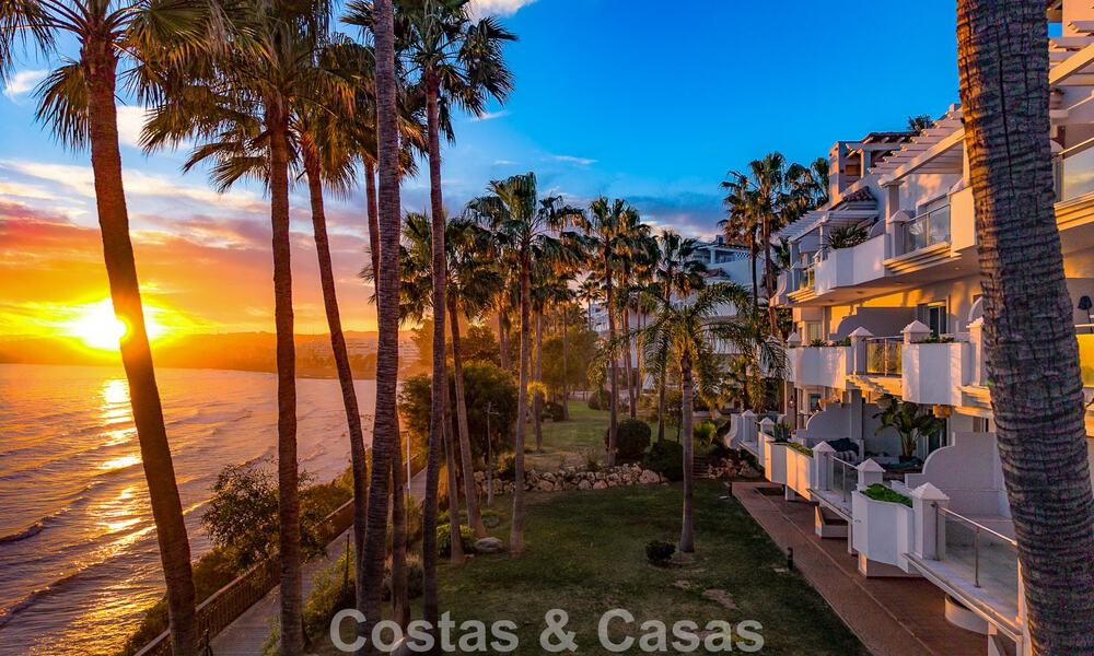 Exclusive frontline beach apartment with panoramic sea views for sale in Estepona town centre 795992