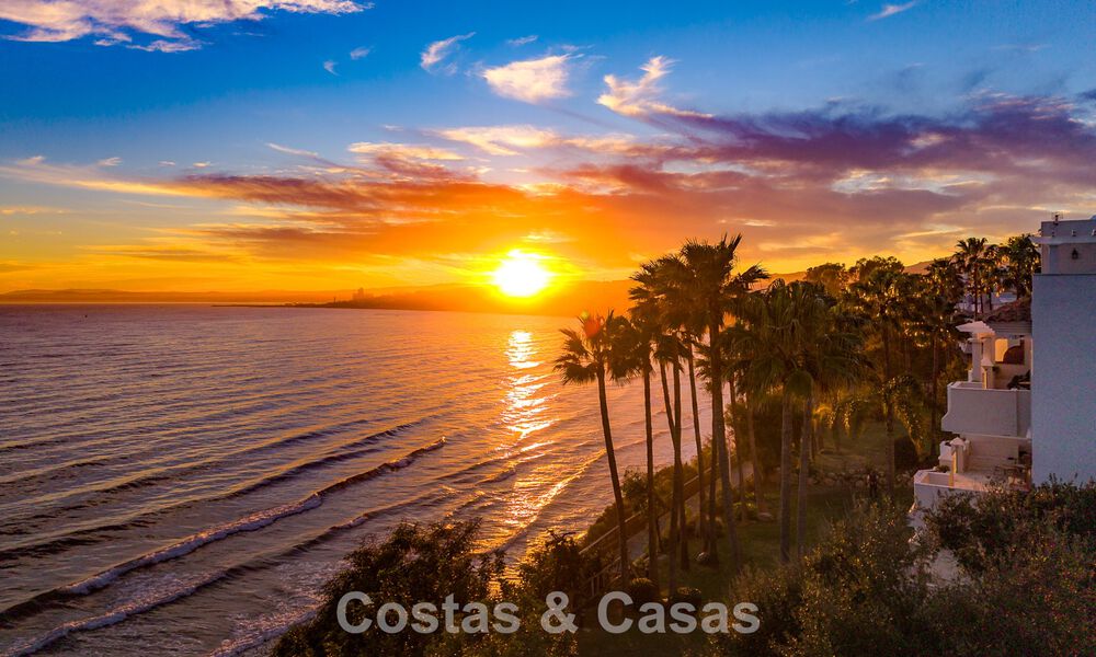 Exclusive frontline beach apartment with panoramic sea views for sale in Estepona town centre 795993