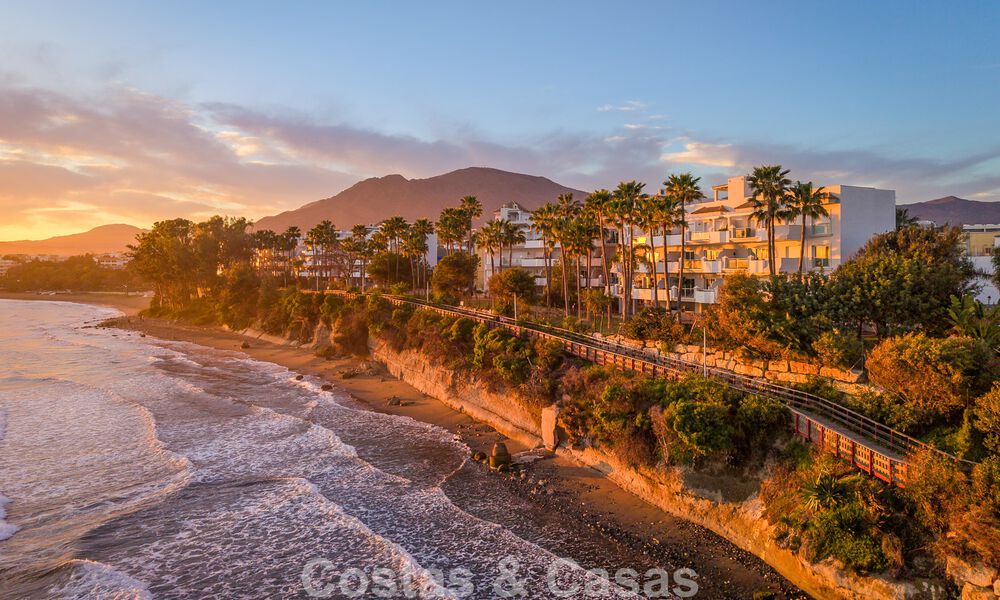 Exclusive frontline beach apartment with panoramic sea views for sale in Estepona town centre 795994
