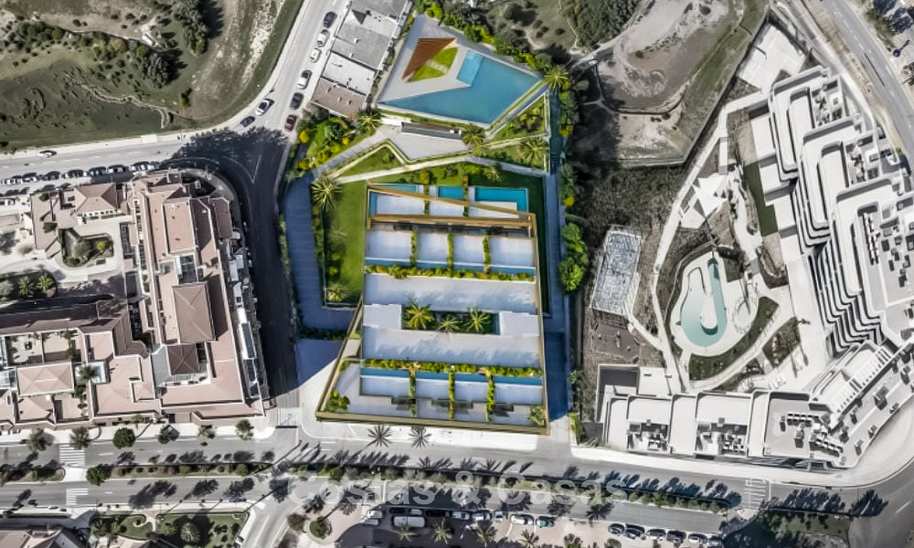 Innovative new-build apartments with avant-garde architecture for sale in the centre of Estepona 795918