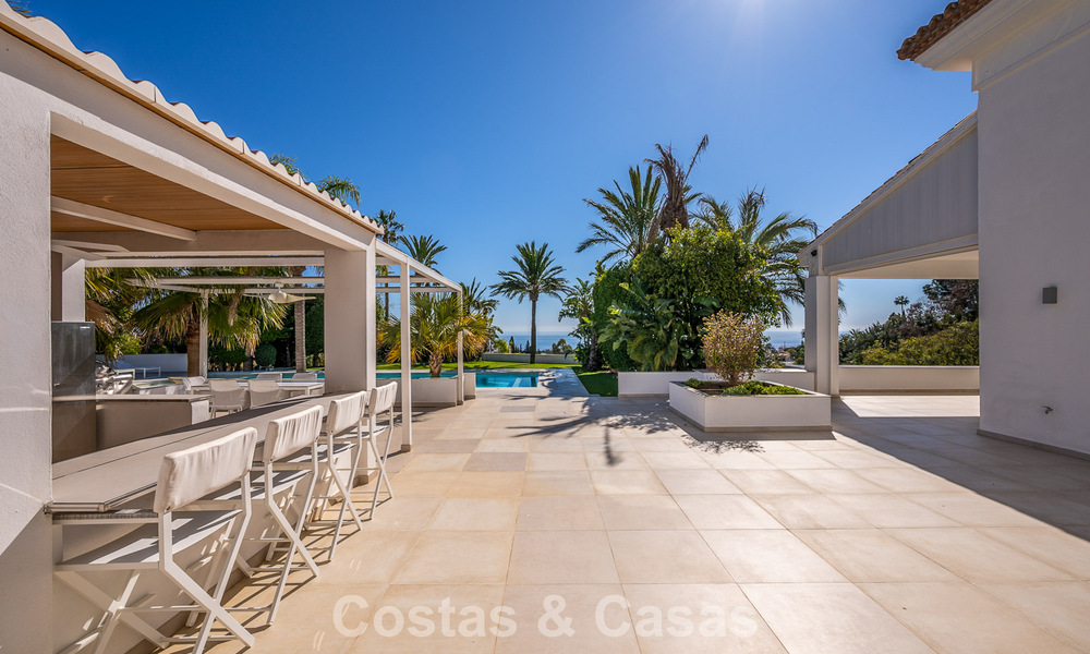 Majestic, modernly renovated villa with panoramic sea views for sale on a generous plot east of Marbella centre 796488