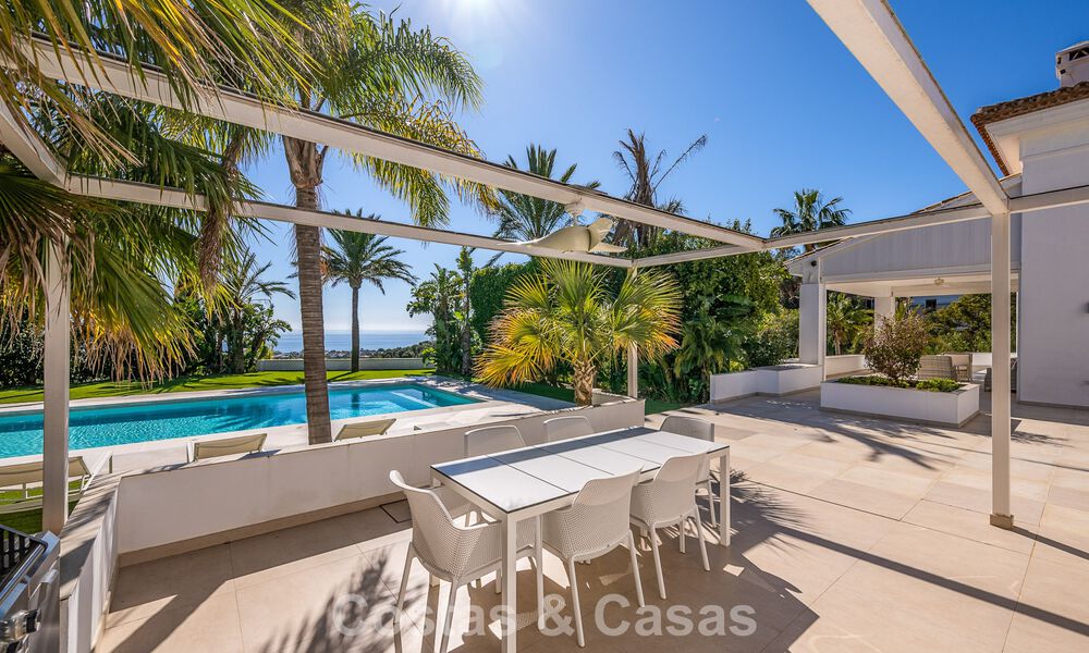 Majestic, modernly renovated villa with panoramic sea views for sale on a generous plot east of Marbella centre 796491