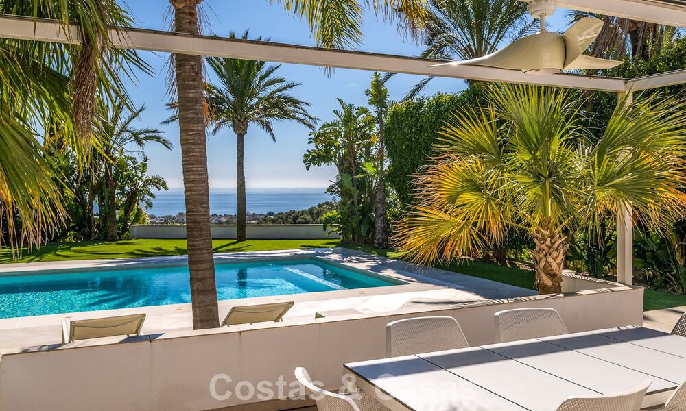 Majestic, modernly renovated villa with panoramic sea views for sale on a generous plot east of Marbella centre 796492