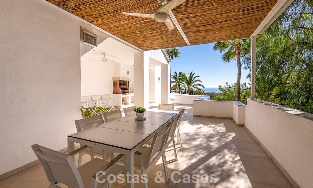 Majestic, modernly renovated villa with panoramic sea views for sale on a generous plot east of Marbella centre 796496