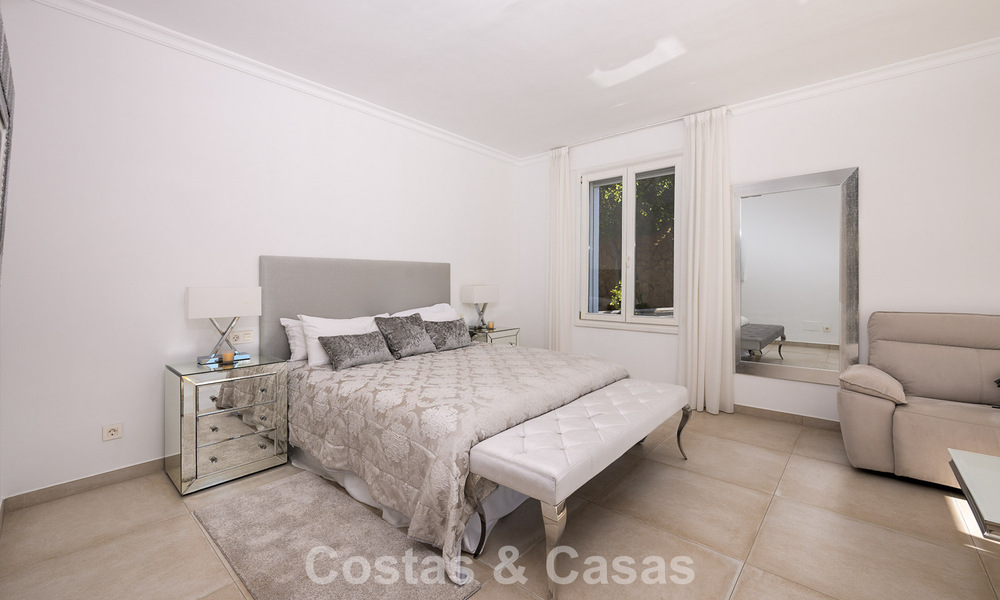 Majestic, modernly renovated villa with panoramic sea views for sale on a generous plot east of Marbella centre 796504