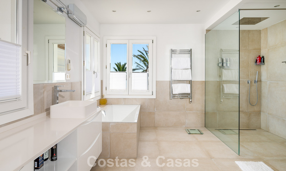 Majestic, modernly renovated villa with panoramic sea views for sale on a generous plot east of Marbella centre 796518