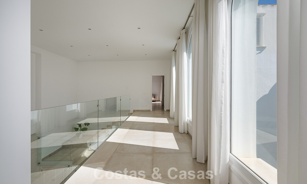 Majestic, modernly renovated villa with panoramic sea views for sale on a generous plot east of Marbella centre 796521