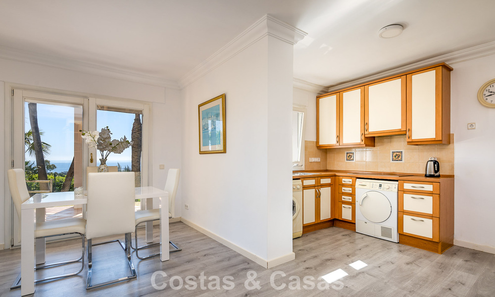 Majestic, modernly renovated villa with panoramic sea views for sale on a generous plot east of Marbella centre 796534