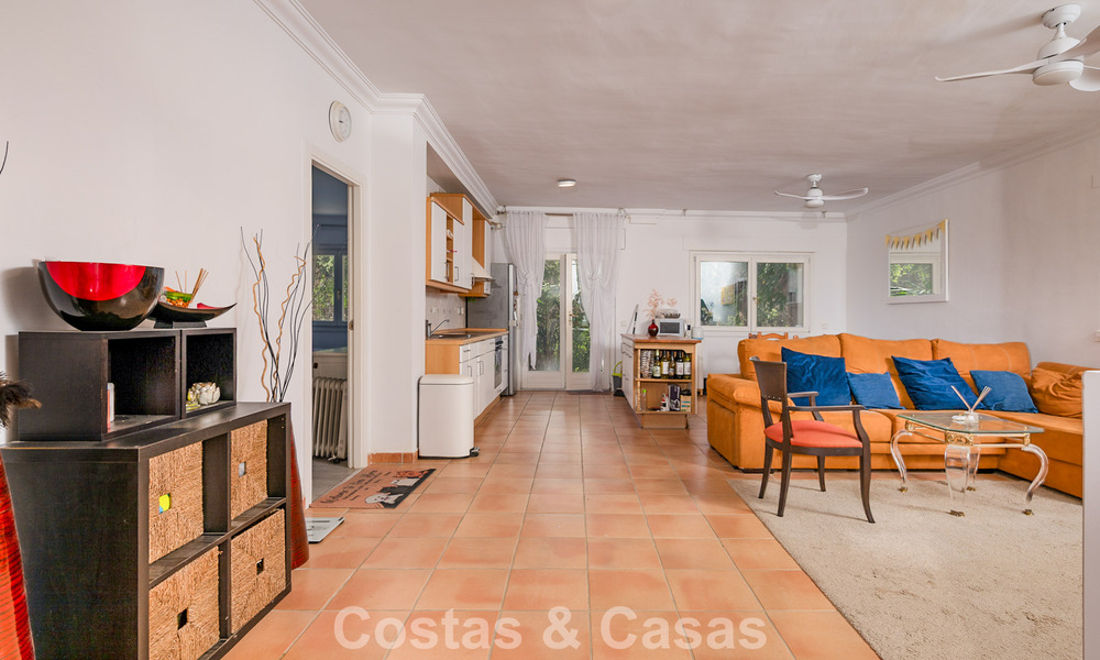 Majestic, modernly renovated villa with panoramic sea views for sale on a generous plot east of Marbella centre 796538