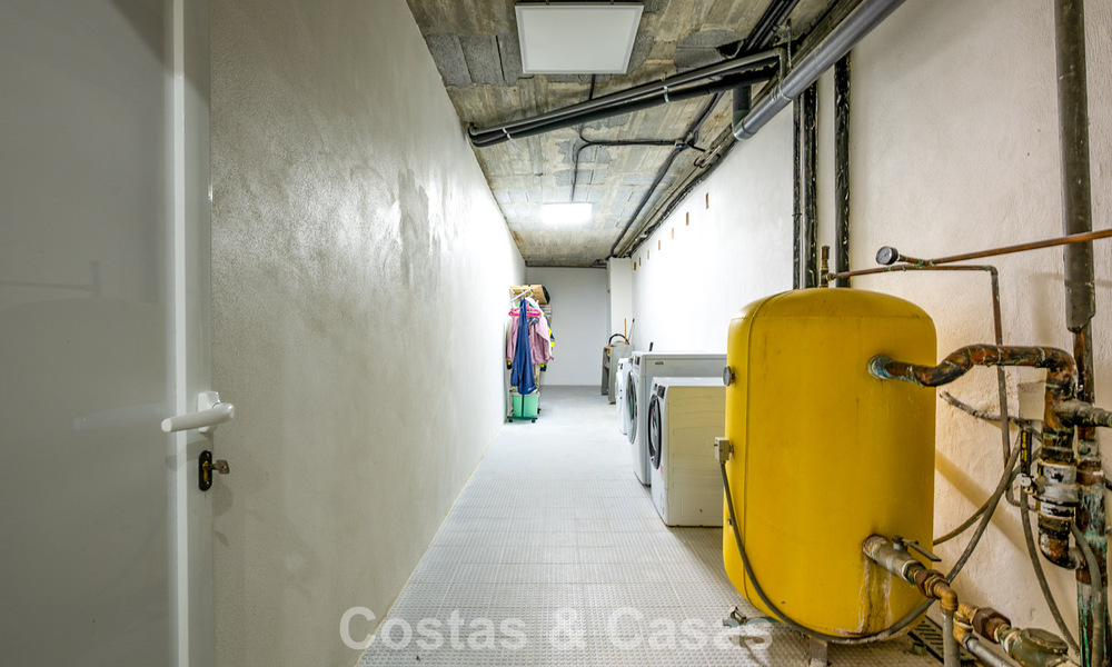 Majestic, modernly renovated villa with panoramic sea views for sale on a generous plot east of Marbella centre 796542