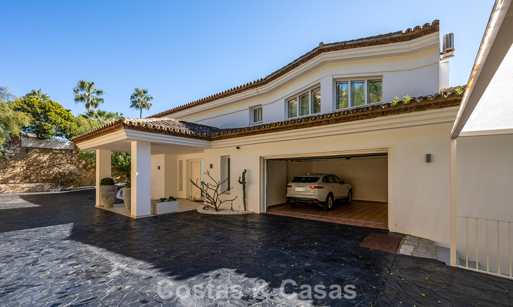 Majestic, modernly renovated villa with panoramic sea views for sale on a generous plot east of Marbella centre 796546