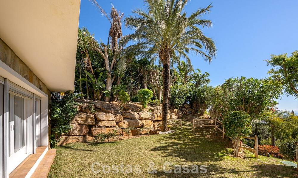 Majestic, modernly renovated villa with panoramic sea views for sale on a generous plot east of Marbella centre 796549