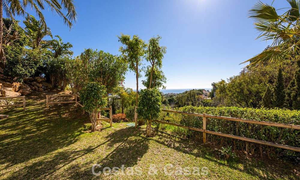 Majestic, modernly renovated villa with panoramic sea views for sale on a generous plot east of Marbella centre 796550