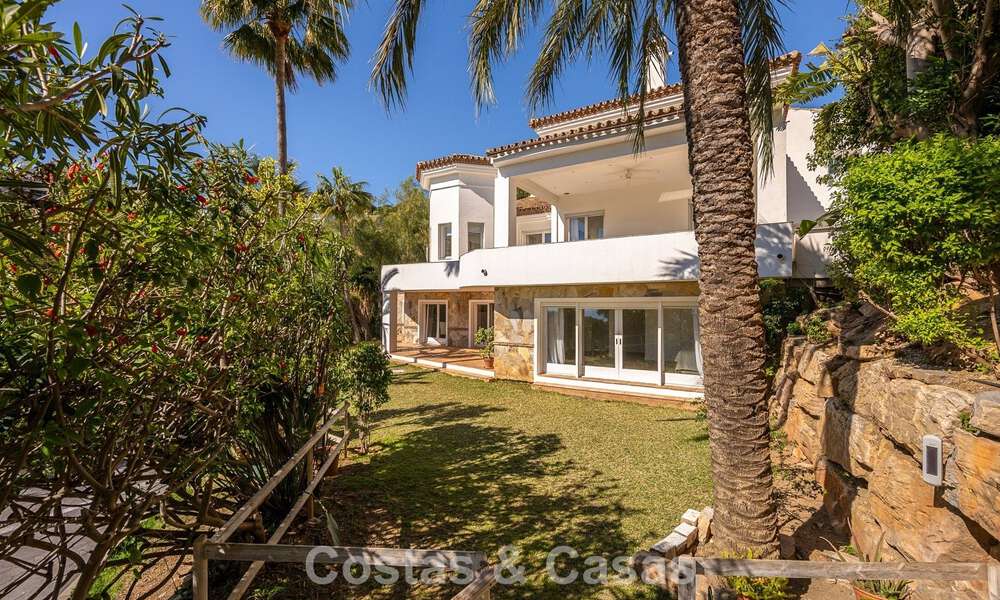 Majestic, modernly renovated villa with panoramic sea views for sale on a generous plot east of Marbella centre 796551