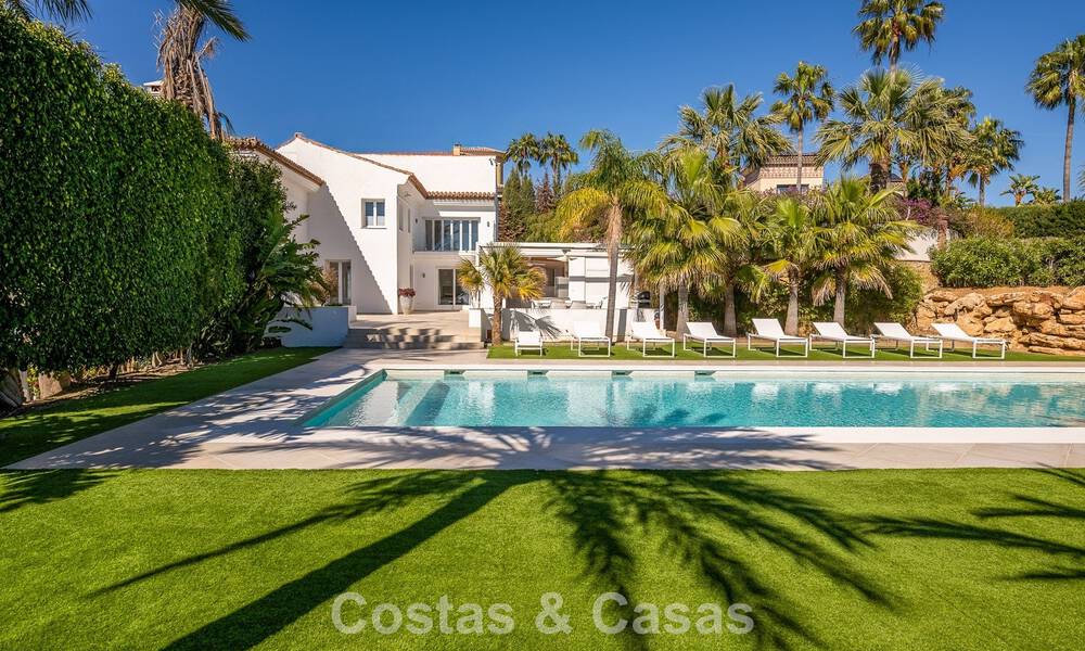 Majestic, modernly renovated villa with panoramic sea views for sale on a generous plot east of Marbella centre 796556
