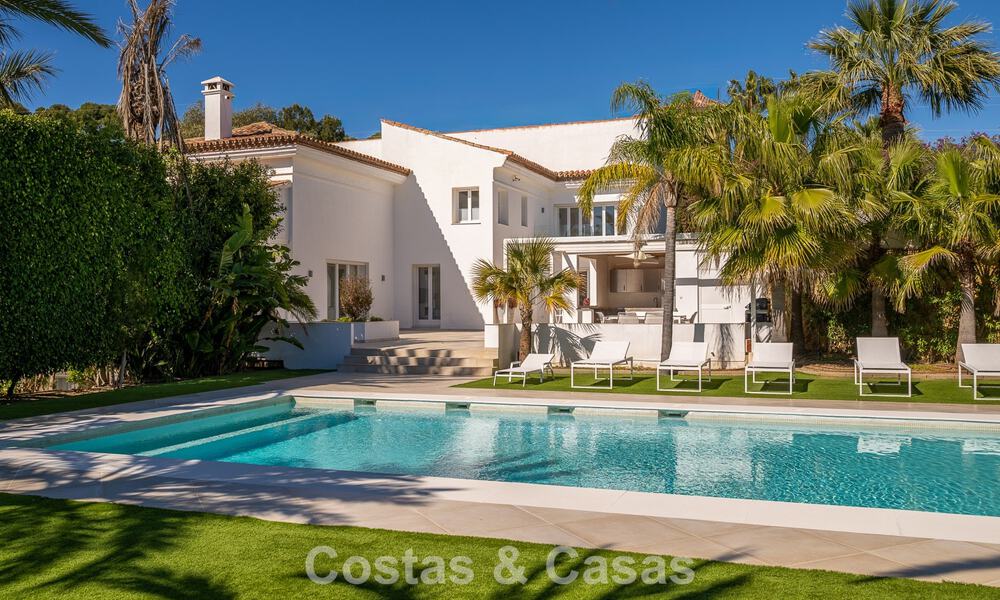 Majestic, modernly renovated villa with panoramic sea views for sale on a generous plot east of Marbella centre 796558