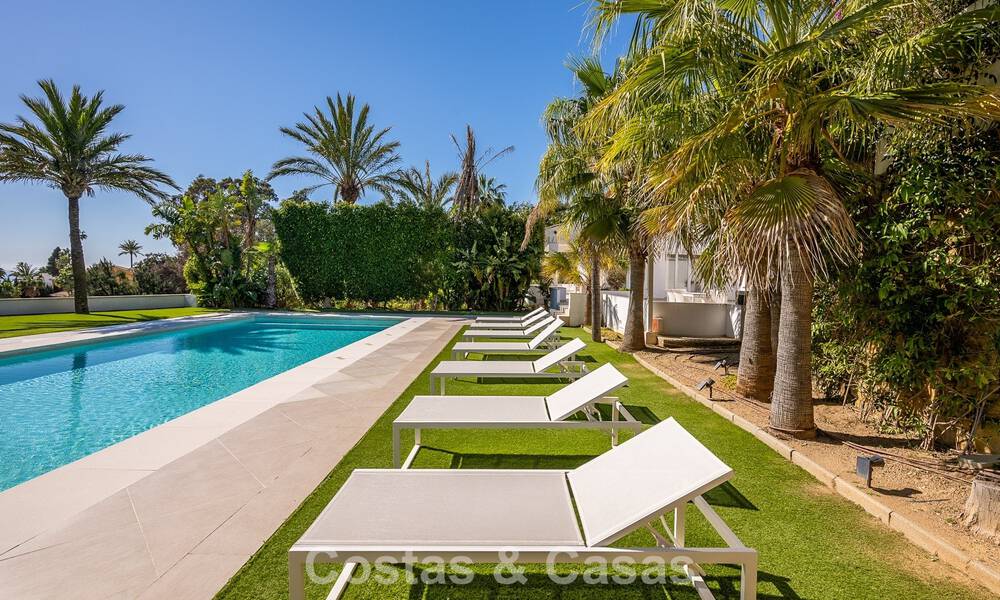 Majestic, modernly renovated villa with panoramic sea views for sale on a generous plot east of Marbella centre 796561
