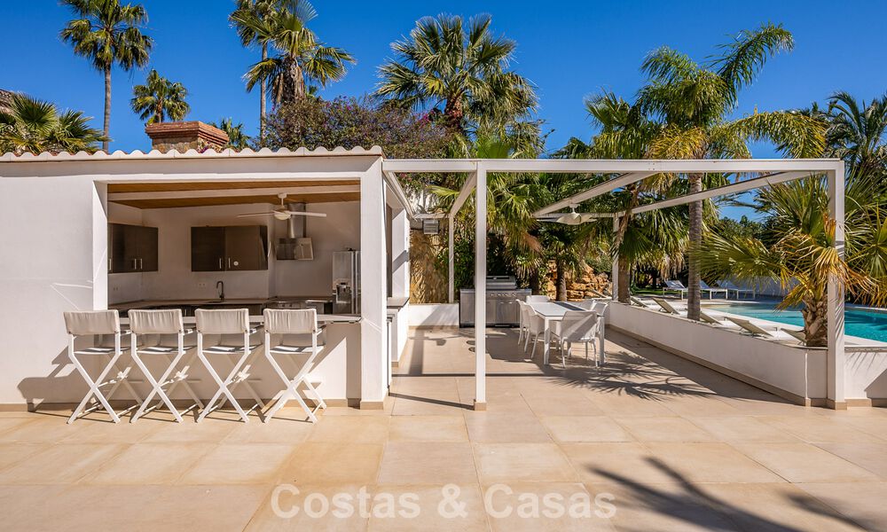 Majestic, modernly renovated villa with panoramic sea views for sale on a generous plot east of Marbella centre 796565