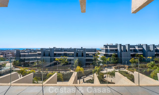 Contemporary penthouse with sea views from the rooftop terrace for sale on the New Golden Mile, between Marbella and Estepona 796606 