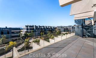 Contemporary penthouse with sea views from the rooftop terrace for sale on the New Golden Mile, between Marbella and Estepona 796612 