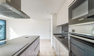 Contemporary penthouse with sea views from the rooftop terrace for sale on the New Golden Mile, between Marbella and Estepona 796626 