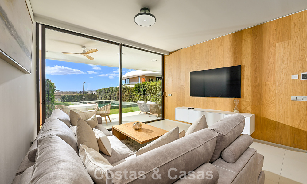 High-quality ground-floor apartment with private garden and pool for sale in Fuengirola, Costa del Sol 796599