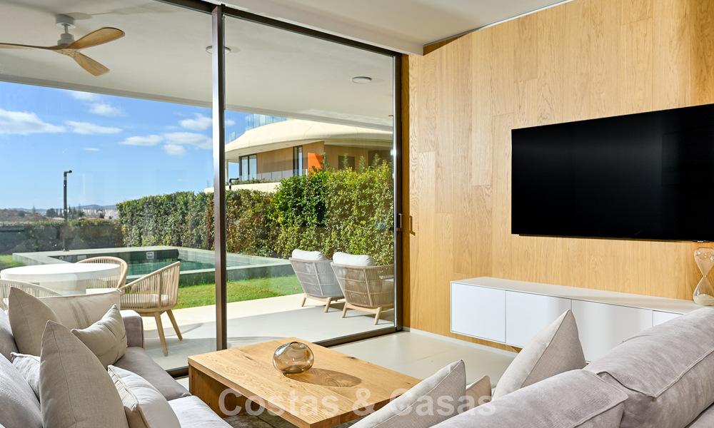 High-quality ground-floor apartment with private garden and pool for sale in Fuengirola, Costa del Sol 796600