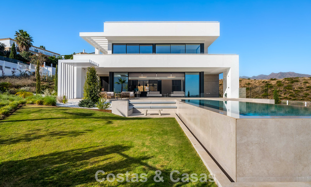 Brand-new, state-of-the-art modern villa for sale near a golf resort in Mijas, Costa del Sol 796675