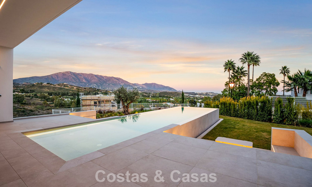 Brand-new, state-of-the-art modern villa for sale near a golf resort in Mijas, Costa del Sol 796691