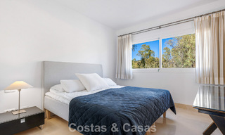 Luxurious duplex penthouse for sale in a gated complex in nueva andalucía’s golf valley, Marbella 796729 